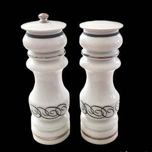 Black & White Scroll 7 Inch Salt & Pepper Shaker Porcelain Grinder Set